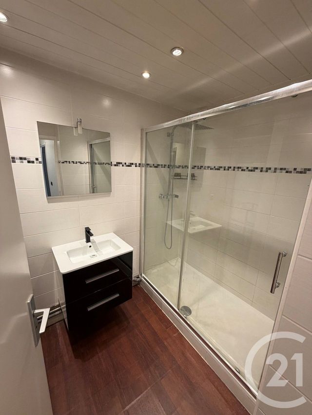 Appartement F3 à louer - 3 pièces - 71.63 m2 - LE BOURGET - 93 - ILE-DE-FRANCE - Century 21 Pierrimo
