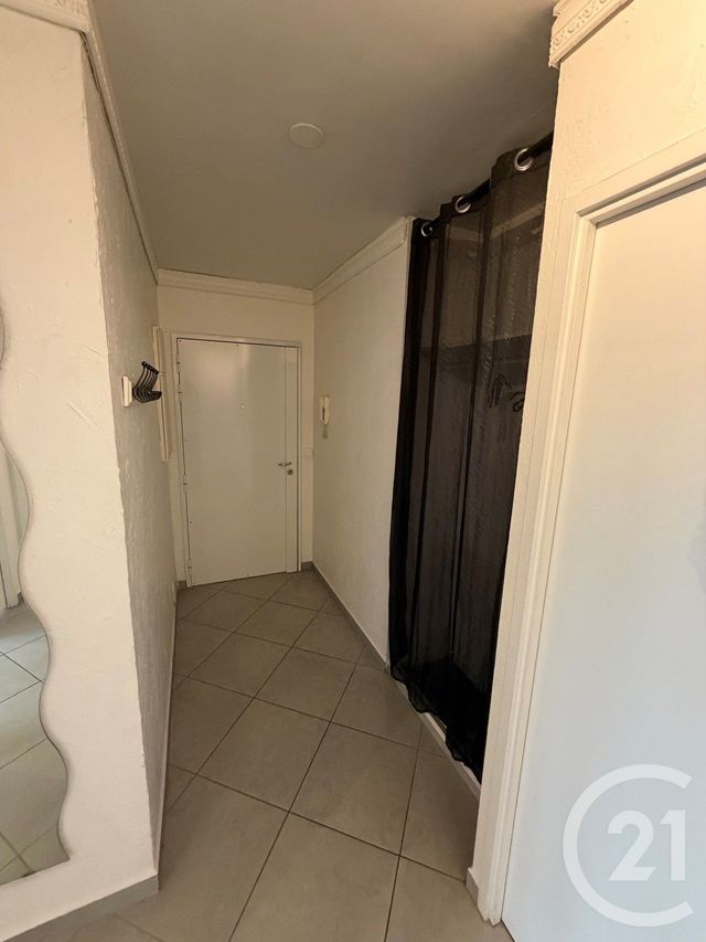 Appartement F3 à louer - 3 pièces - 71.63 m2 - LE BOURGET - 93 - ILE-DE-FRANCE - Century 21 Pierrimo