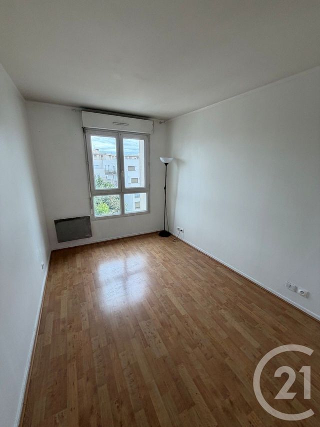 Appartement F3 à louer - 3 pièces - 71.63 m2 - LE BOURGET - 93 - ILE-DE-FRANCE - Century 21 Pierrimo