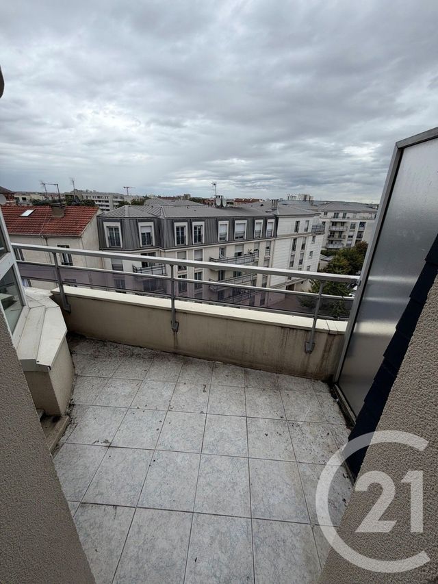 Appartement F3 à louer - 3 pièces - 71.63 m2 - LE BOURGET - 93 - ILE-DE-FRANCE - Century 21 Pierrimo