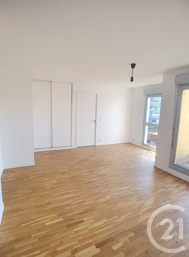 Appartement F4 à louer - 4 pièces - 75.66 m2 - BOBIGNY - 93 - ILE-DE-FRANCE - Century 21 Pierrimo