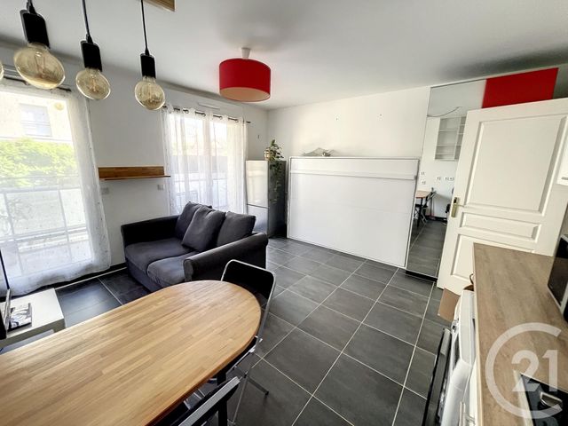 Appartement Studio à louer - 1 pièce - 26.51 m2 - NOISY LE GRAND - 93 - ILE-DE-FRANCE - Century 21 Pierrimo