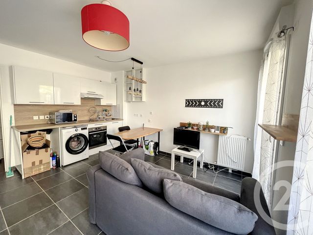 Appartement Studio à louer - 1 pièce - 26.51 m2 - NOISY LE GRAND - 93 - ILE-DE-FRANCE - Century 21 Pierrimo