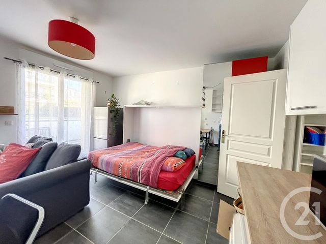 Appartement Studio à louer - 1 pièce - 26.51 m2 - NOISY LE GRAND - 93 - ILE-DE-FRANCE - Century 21 Pierrimo