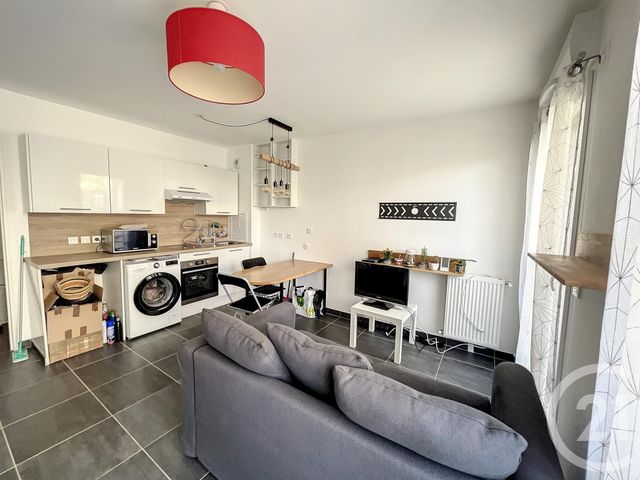 Appartement Studio à louer - 1 pièce - 26.51 m2 - NOISY LE GRAND - 93 - ILE-DE-FRANCE - Century 21 Pierrimo